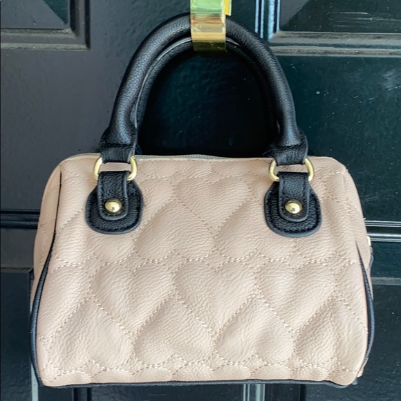 Betsey Johnson blush and black satchel - Picture 4 of 14